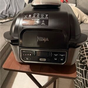 Used Ninja Foodi 6-qt Indoor Grill & Air Fryer AG302 Black/Silver